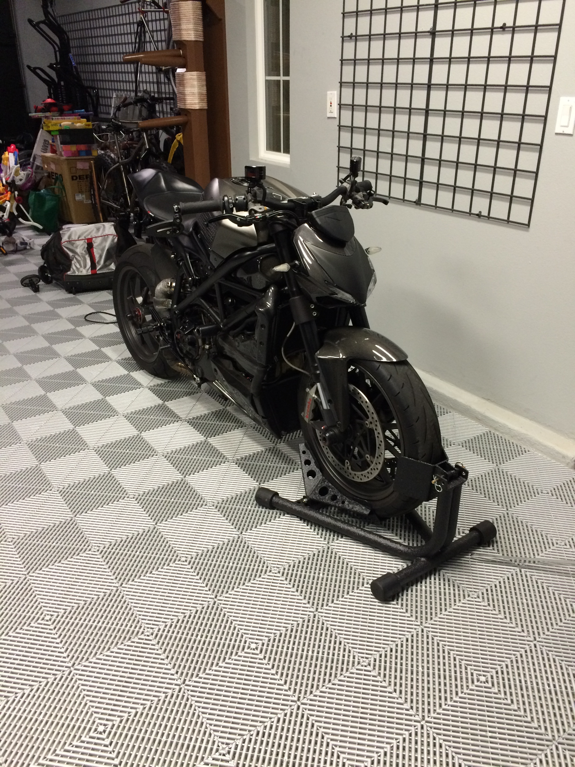 2010 Ducati Streetfighter photo 99